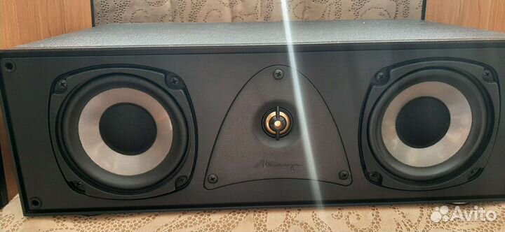 Колонки Mirage (Канада)