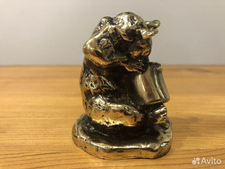 Медведь с бочонком бронза