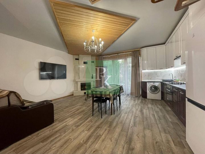 Дом 357,8 м² на участке 10 сот.