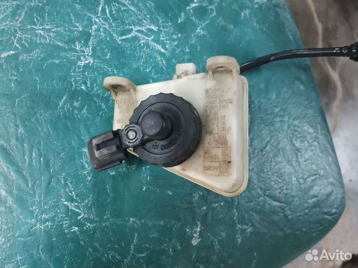 Бачок тормозной жидкости на форд фокус 1