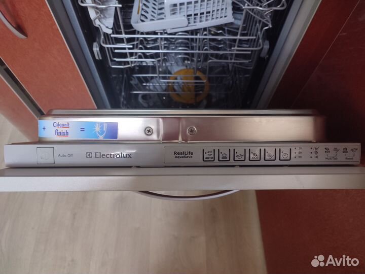 Посудомоечная машина Electrolux ESL 44500