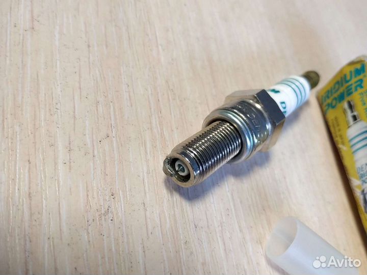 Свеча зажигания IU22 denso