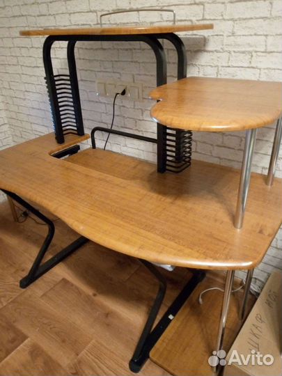 Компьютерный стол