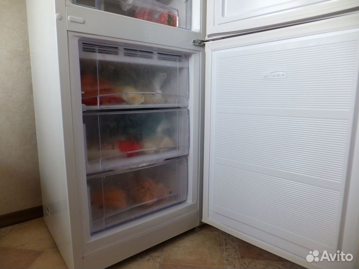 Двухкамерный холодильник nordfrost NRB 132 W