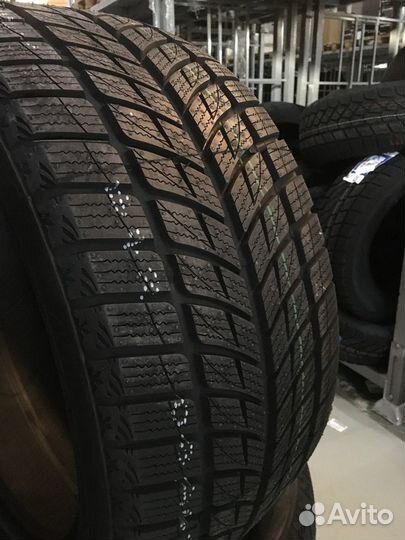 Altenzo Sports Tempest V 245/40 R18 93H