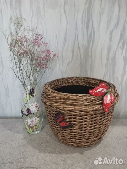 Кашпо из искусственного ротанга