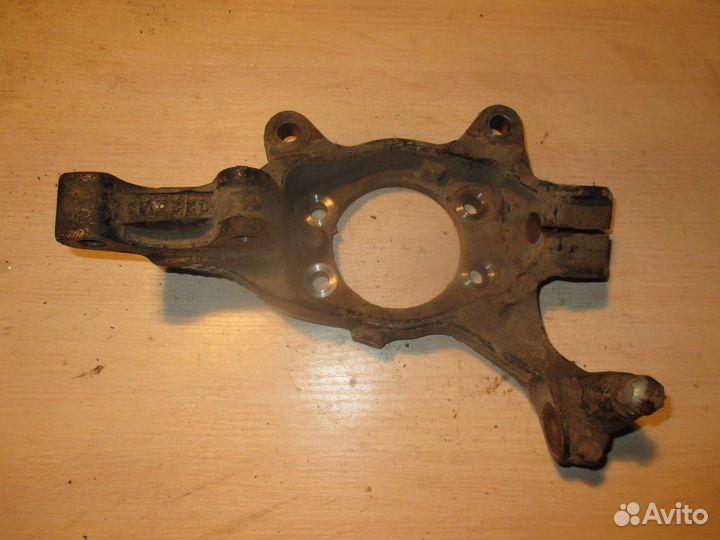 Кулак поворотный передний левый (Nissan Teana)