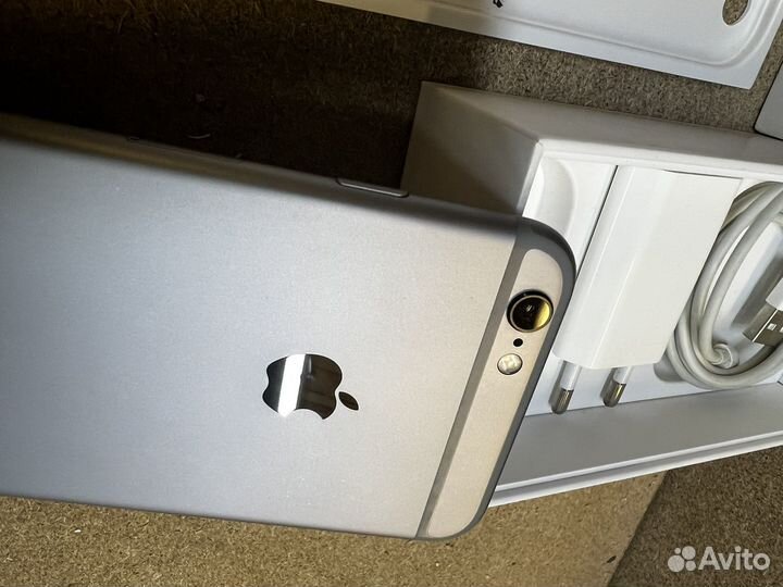 Телефон iPhone 6s