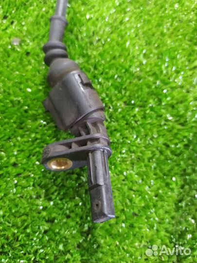 Датчик ABS задний Volkswagen Passat B6