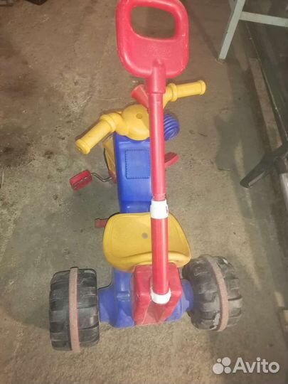 Детский самокат и трехколесный велосипед