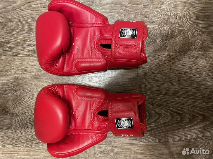 Боксерские перчатки