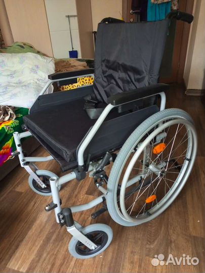 Инвалидная коляска новая