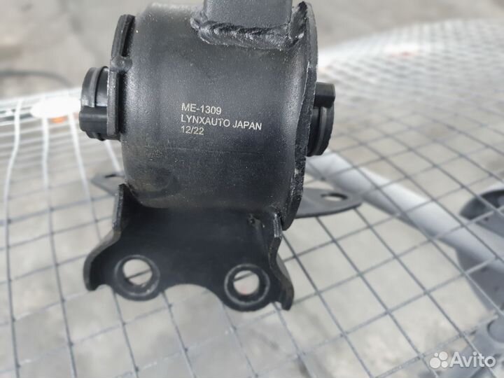 Подушка двигателя левая мазда 6 gh 2.0L