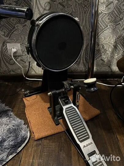 Электробарабаны Alesis Surge mesh kit