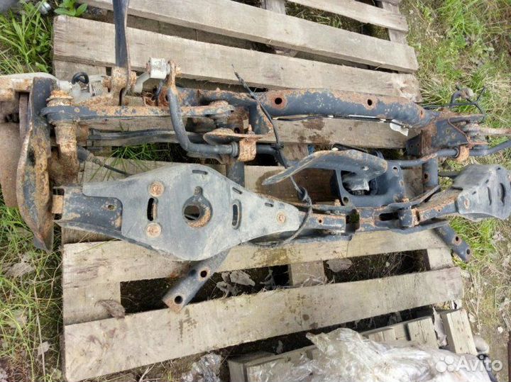 Подрамник задний Volkswagen Jetta 5 седан