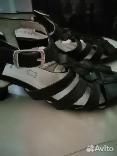 Женские босоножки 37