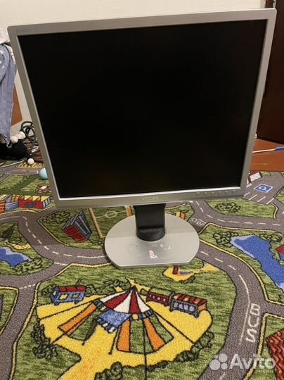 Монитор philips