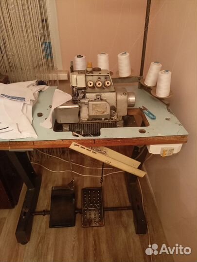 Продам оверлок Агат, пятинитка