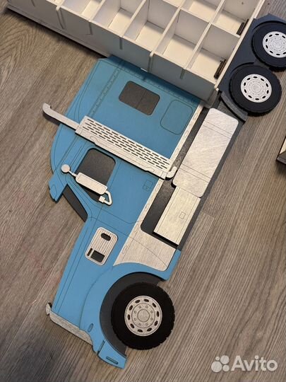 Парковка для машинок деревянная б/у