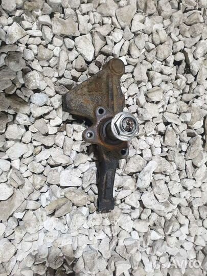 Кулак задний Kia Spectra Киа Спектра