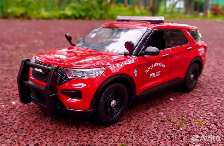 Ford police interceptor utility 1/24