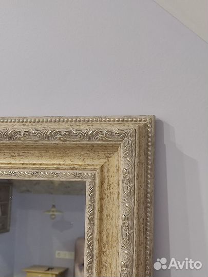 Зеркало в классической раме