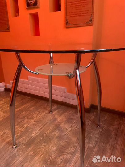 Стол круглый стеклянный
