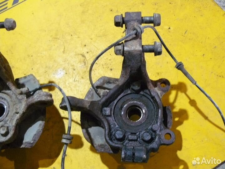 Кулак передний для Nissan Tiida C11 2010г