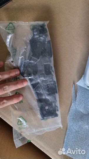 Кронштейн переднего бампера правый renault logan