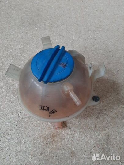 Бачок расширительный Volkswagen Passat B6 BVY 2007