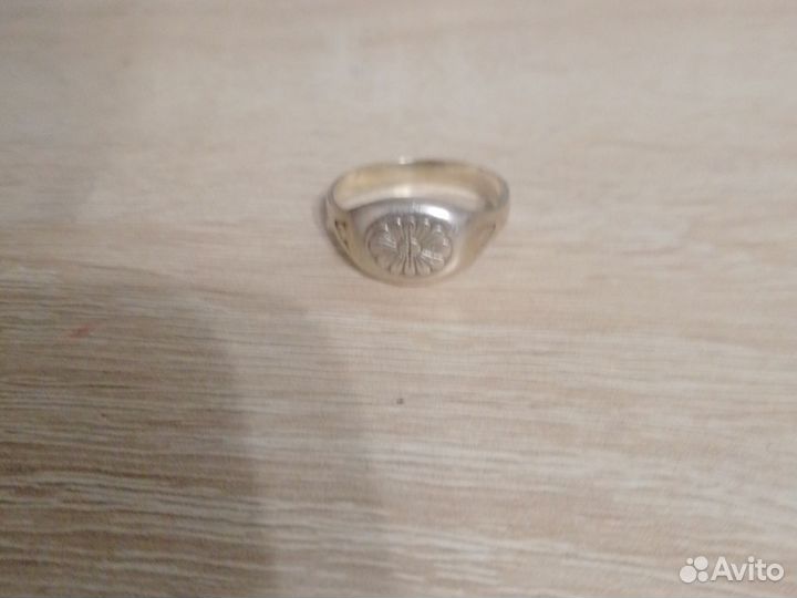 Серебряное кольцо