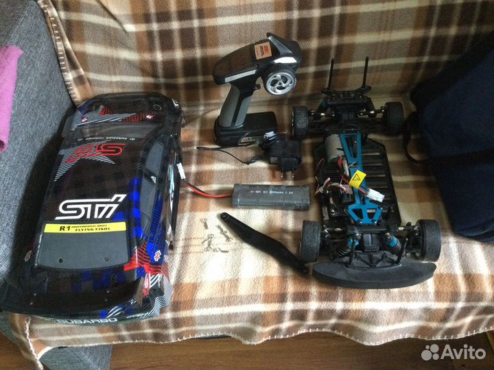 Машинка на радиоуправлении для дрифта