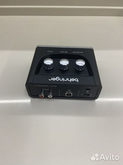 Звуковая карта Behringer UM2 USB