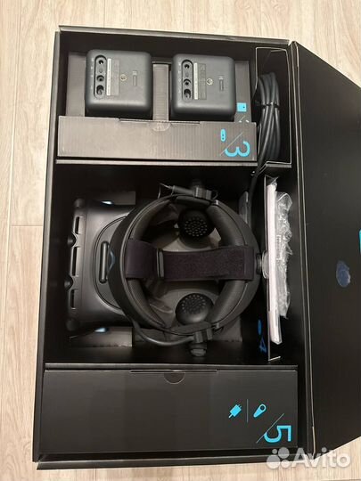 HTC Vive Cosmos Elite VR