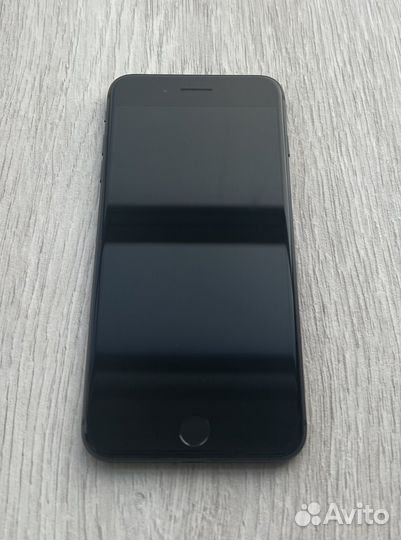 iPhone 8 Plus, 64 ГБ