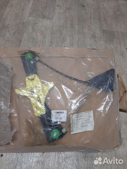 Стеклоподьемник задний Volkswagen Polo 5