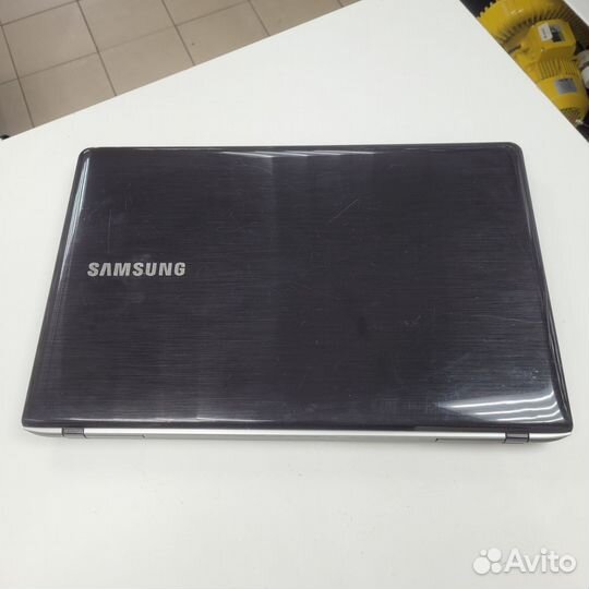 Ноутбук samsung NP300E5E (18090)