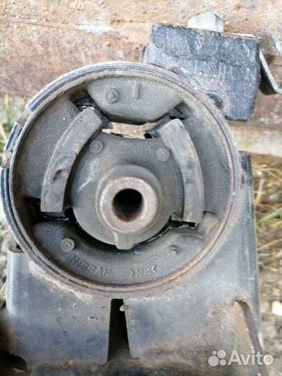 Подушка Двс ниссан