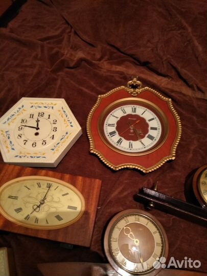 Винтажные чемоданы Сундуки Часы Аккордеон