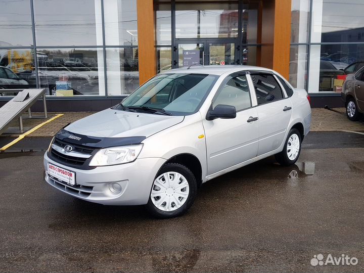 Купить б/у Lada (ВАЗ) Granta I 1.6 AT (98 л.с.) бензин автомат в Москве: серебри