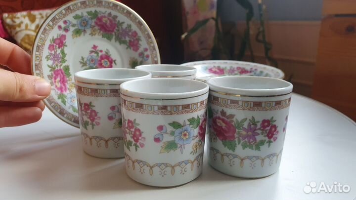 Фарфоровые чашки