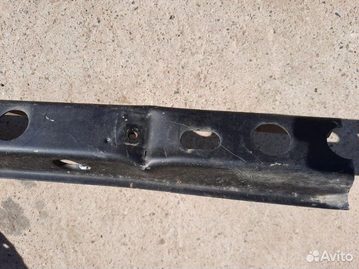 Левая часть телевизра Тoyota Land Cruiser 200