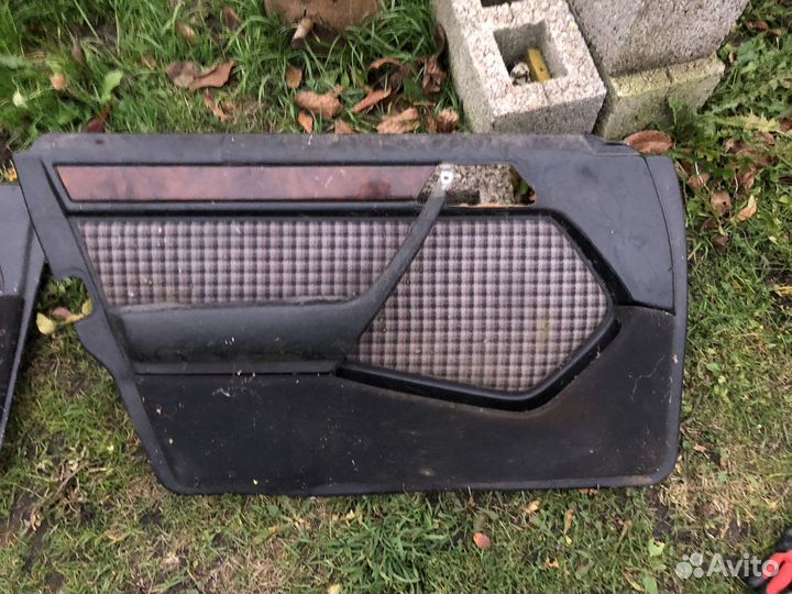 Продам дверные карты от mercedes W124