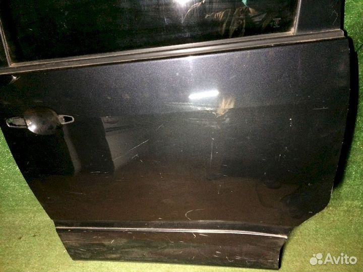 Дверь задняя левая Toyota Voxy AZR65 серая царапин