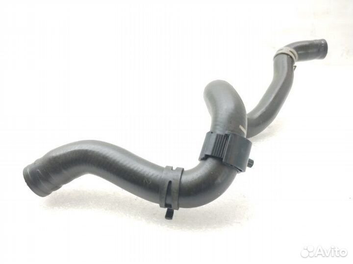 Патрубок системы охлаждения Land Rover Discovery 5