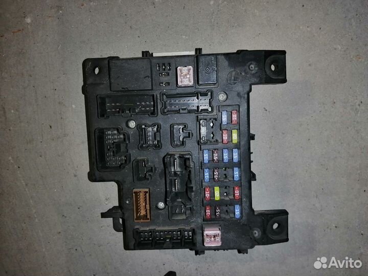 8637А318 Блок предохранителей на Митсубиши