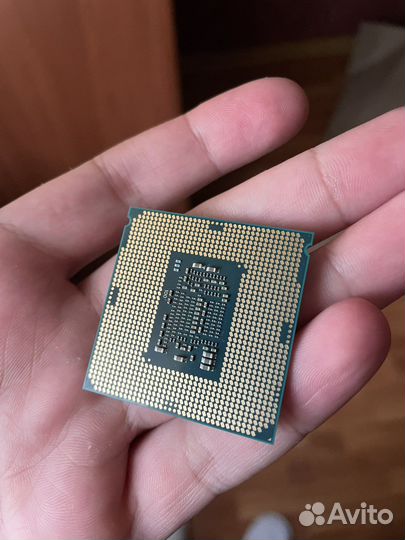 Z370 gigabyte Intel i3 8100