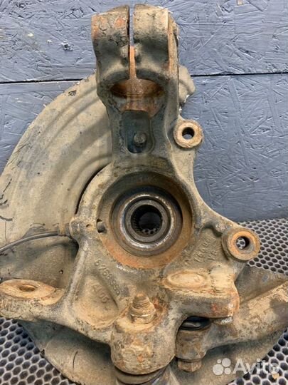 Кулак поворотный передний правый Bmw 335 Xi E92