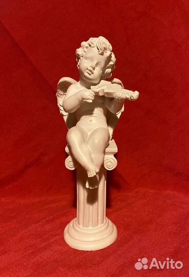 Ангел со скрипкой
