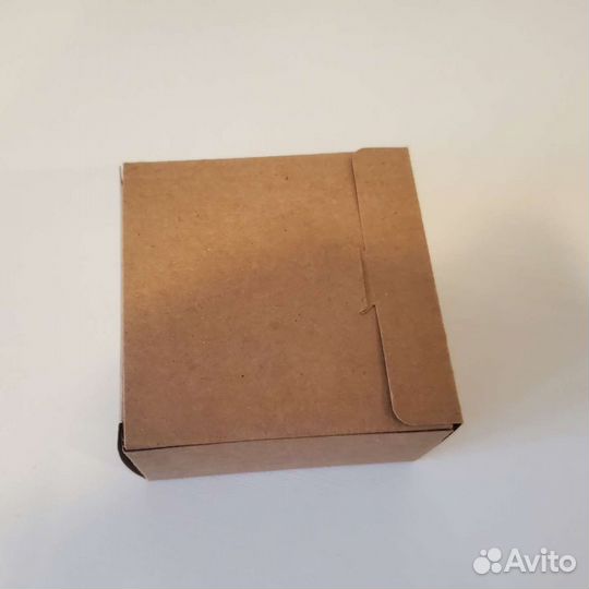 Коробка подарочная крафт с окошком 9х9х5 см